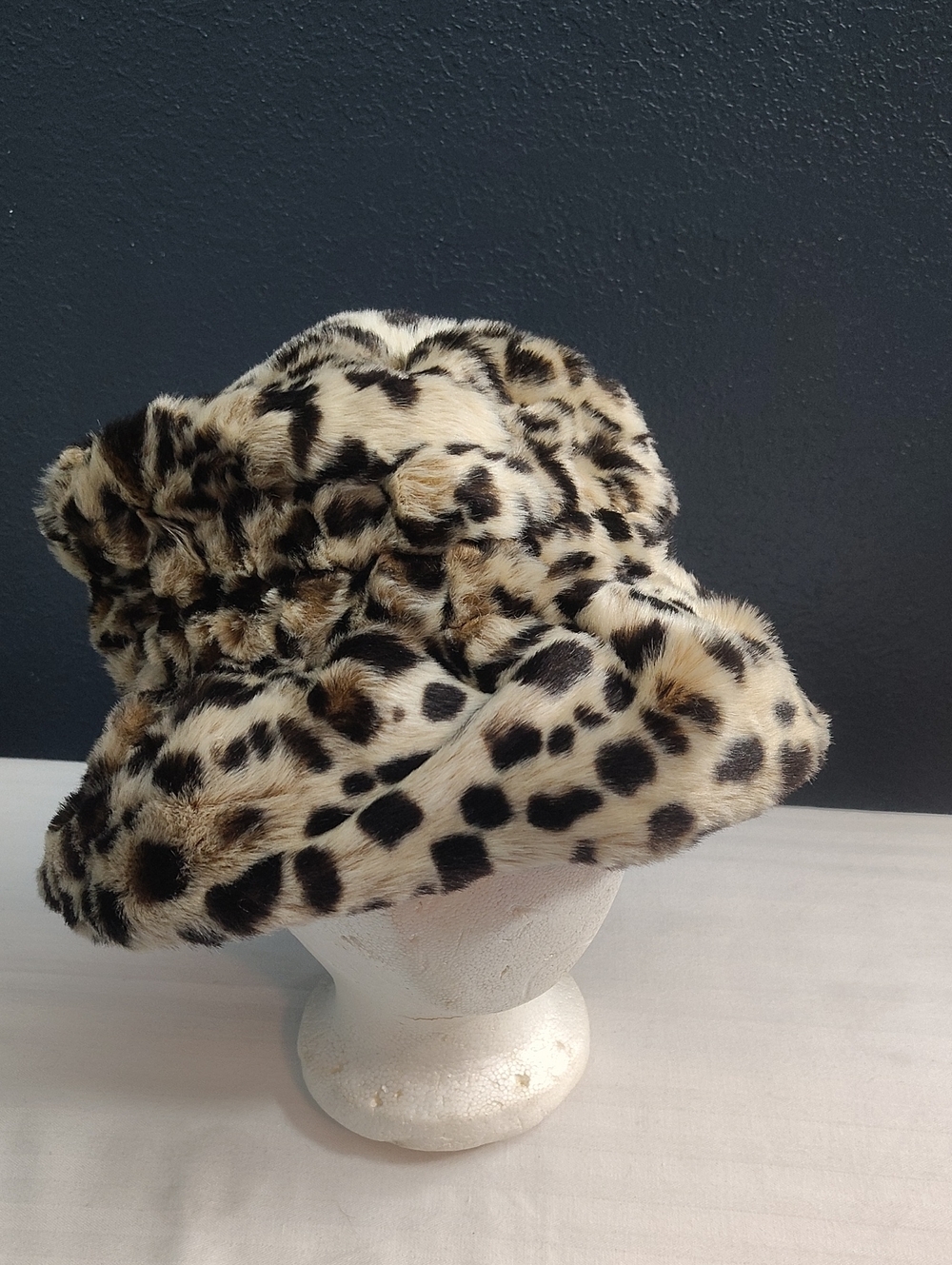 Preston & York Y2K Faux Fur Leopard Cheetah Bucket Hat - Beige & Black